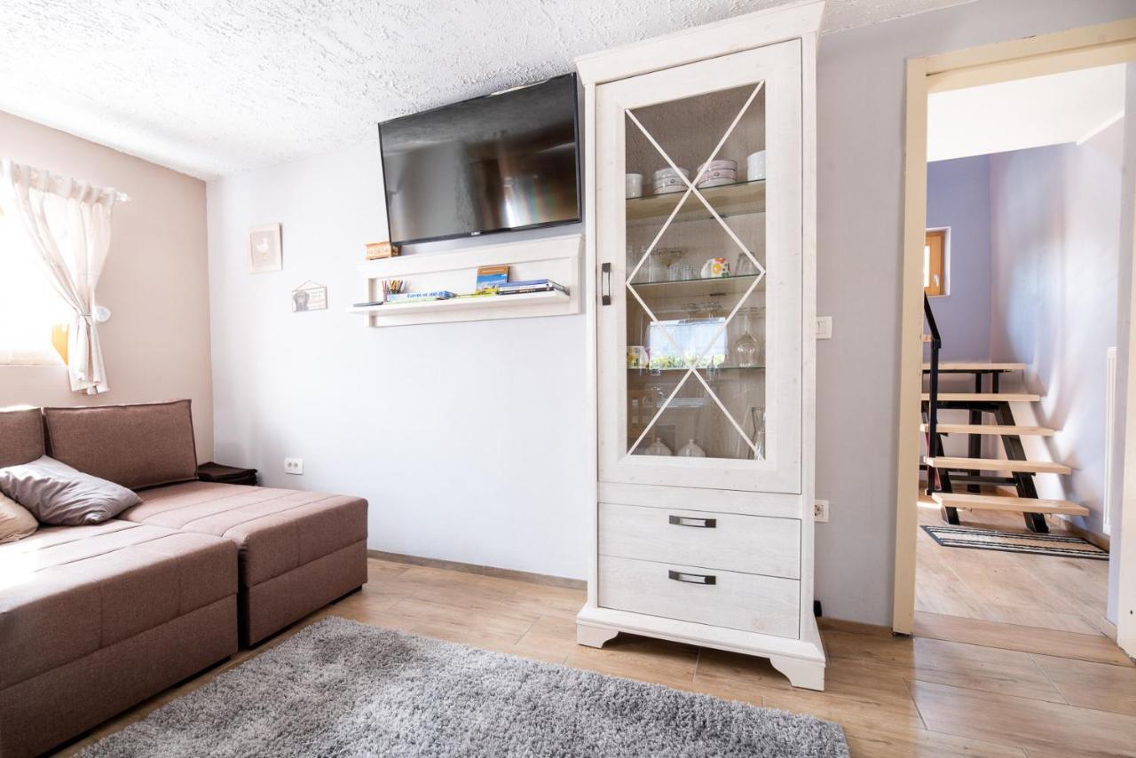 Guest House Pr' Cut Zirovnica Dış mekan fotoğraf