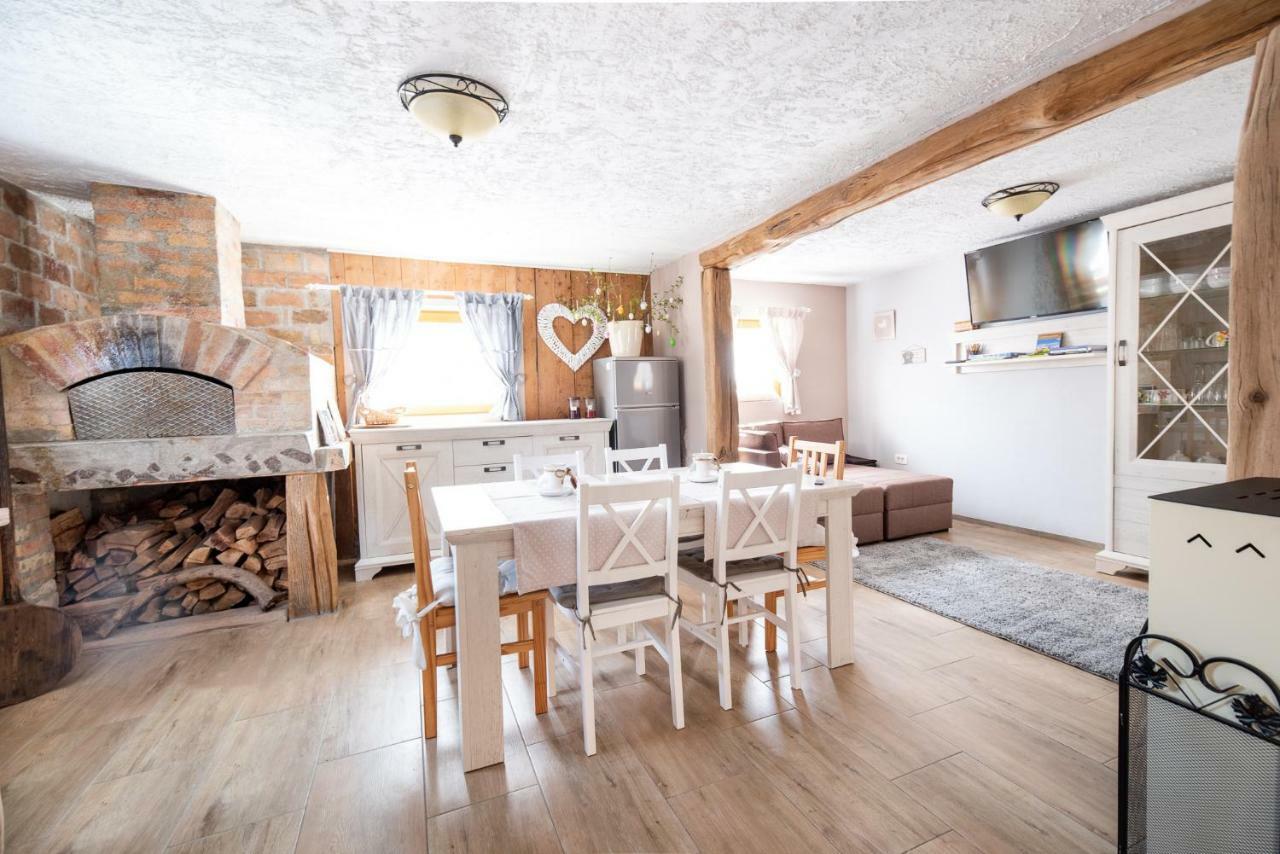 Guest House Pr' Cut Zirovnica Dış mekan fotoğraf